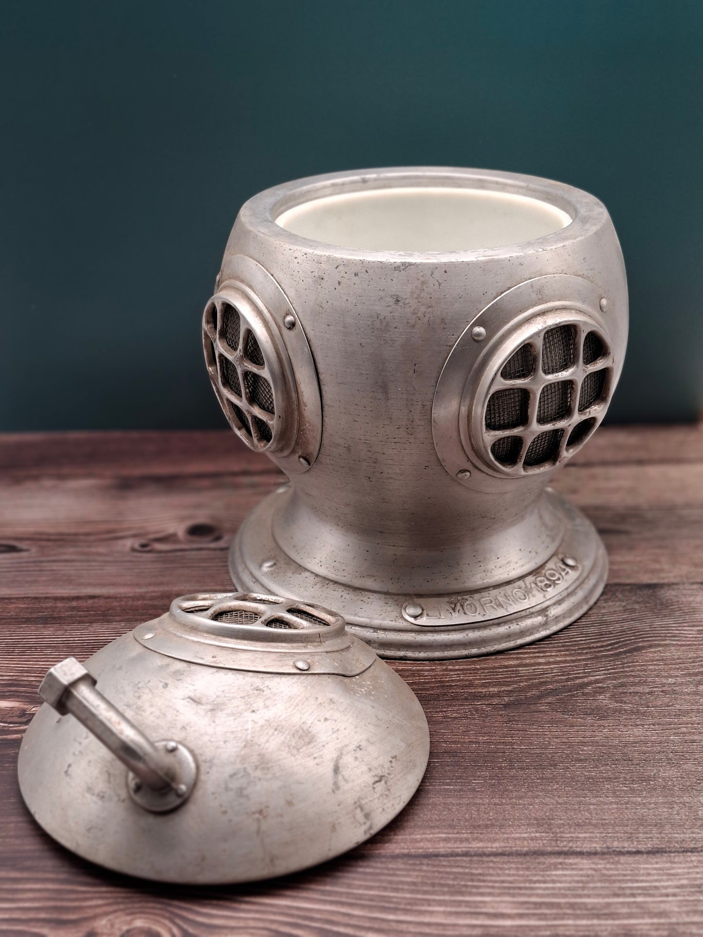 Duikhelm als IJsemmer – Uniek & Functioneel