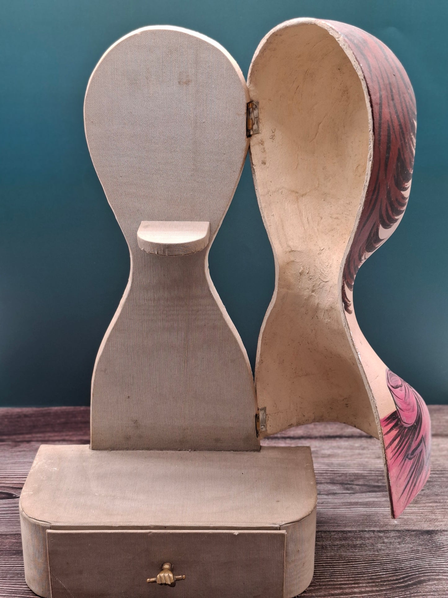 Vintage mannequin / juwelenhouder met Parijse flair