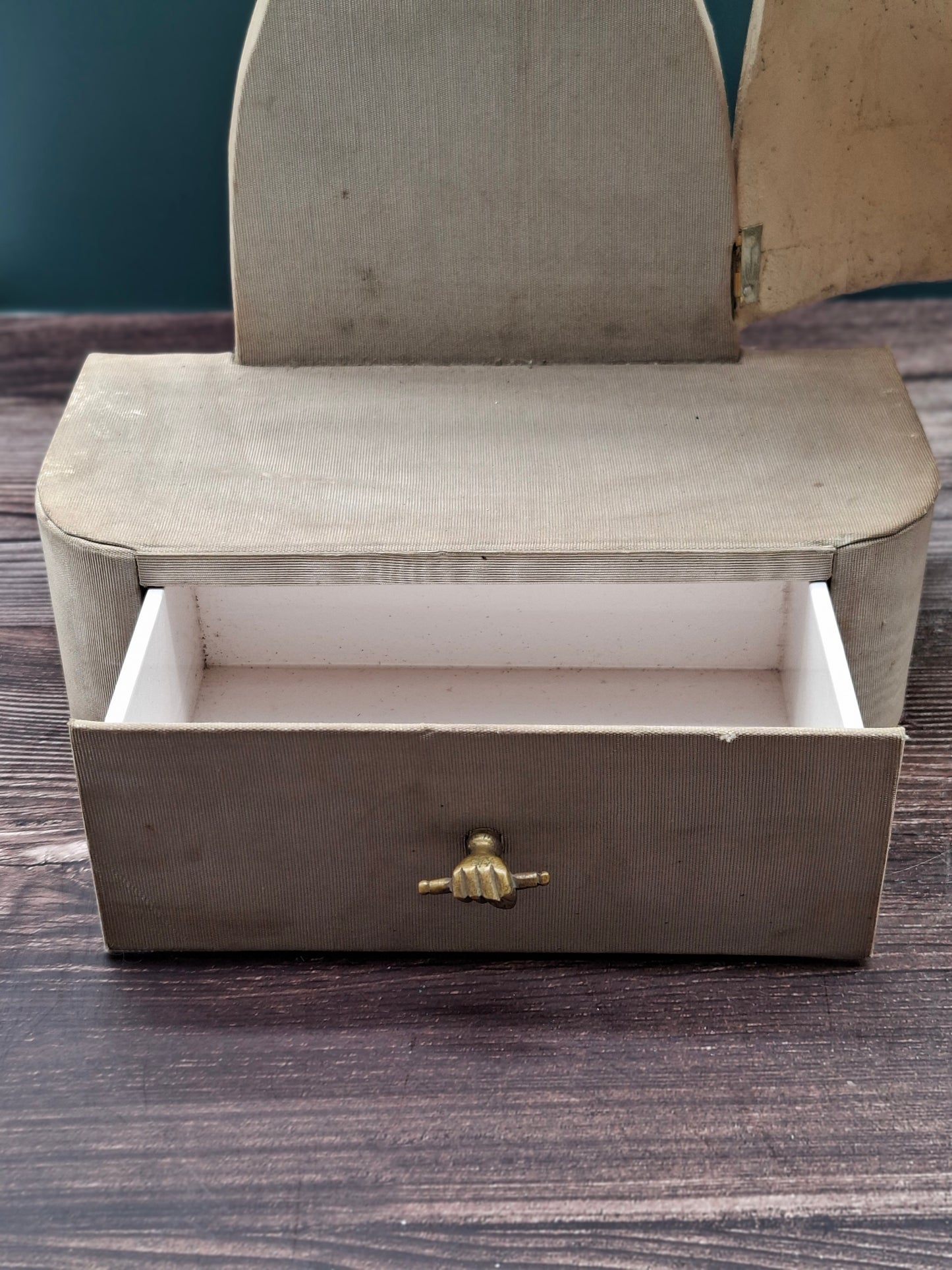 Vintage mannequin / juwelenhouder met Parijse flair