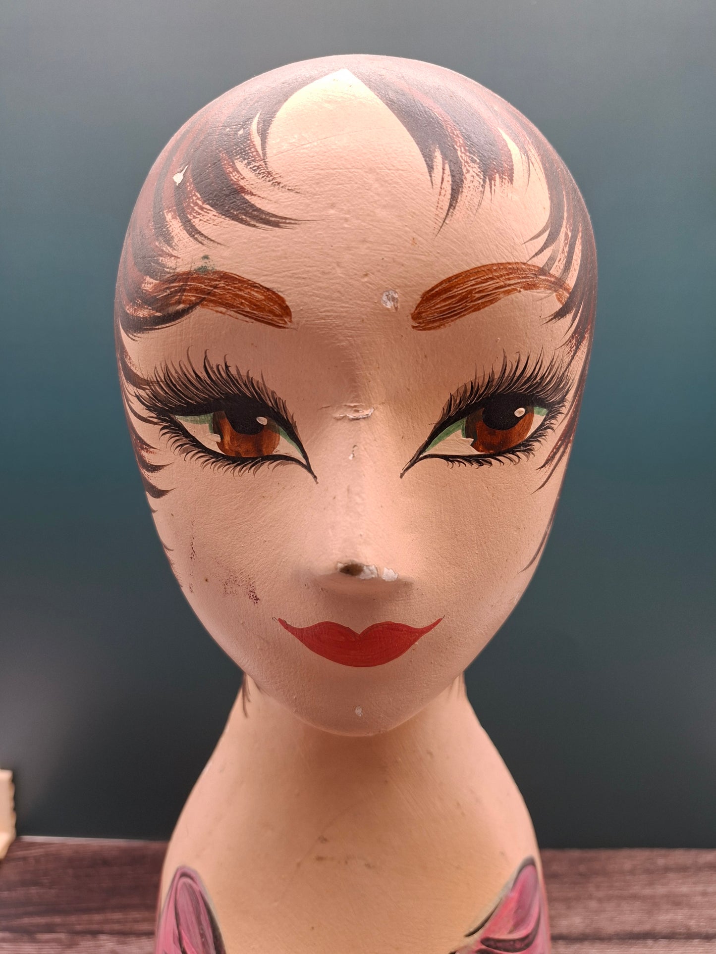 Vintage mannequin / juwelenhouder met Parijse flair