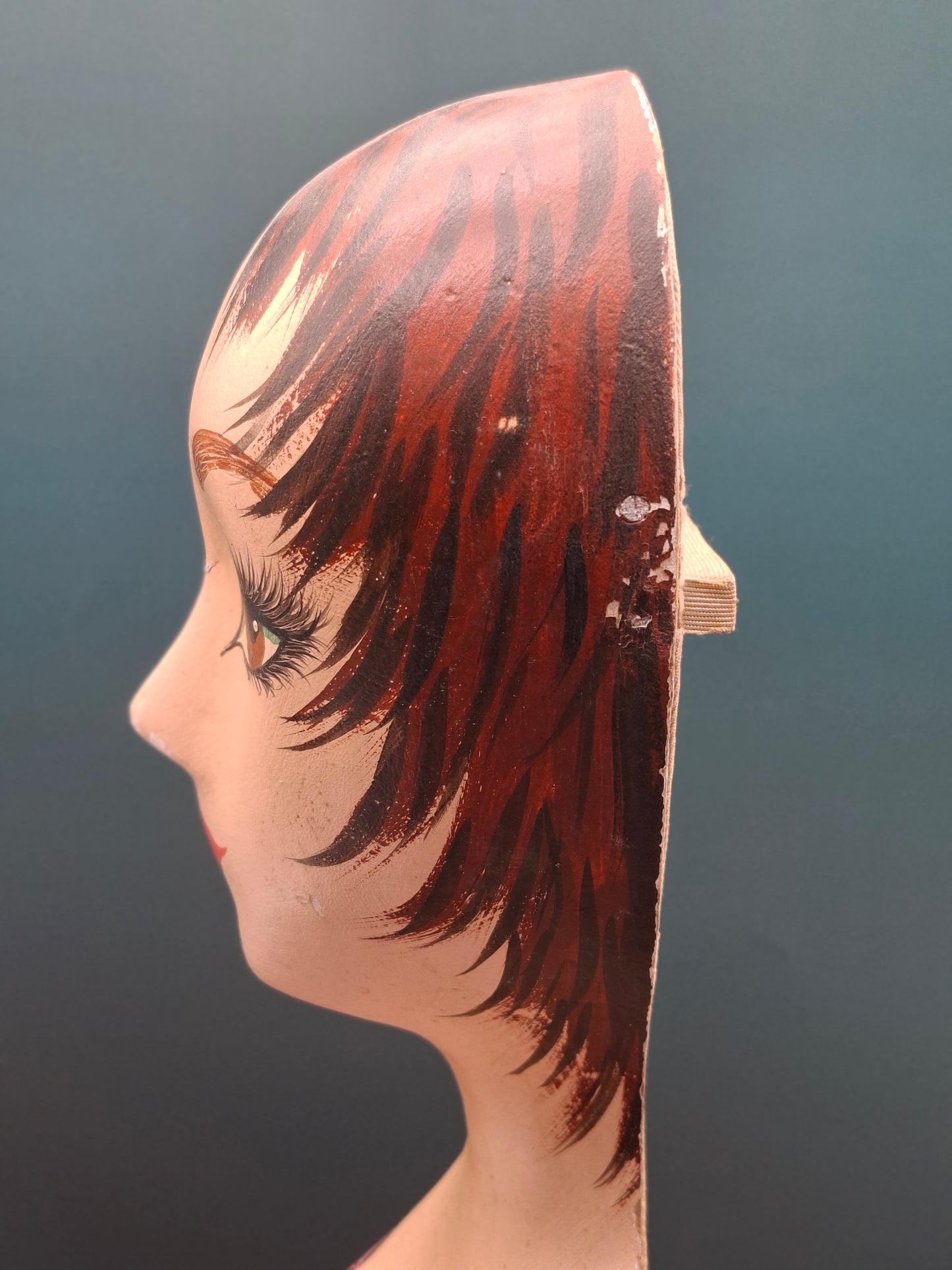 Vintage mannequin / juwelenhouder met Parijse flair