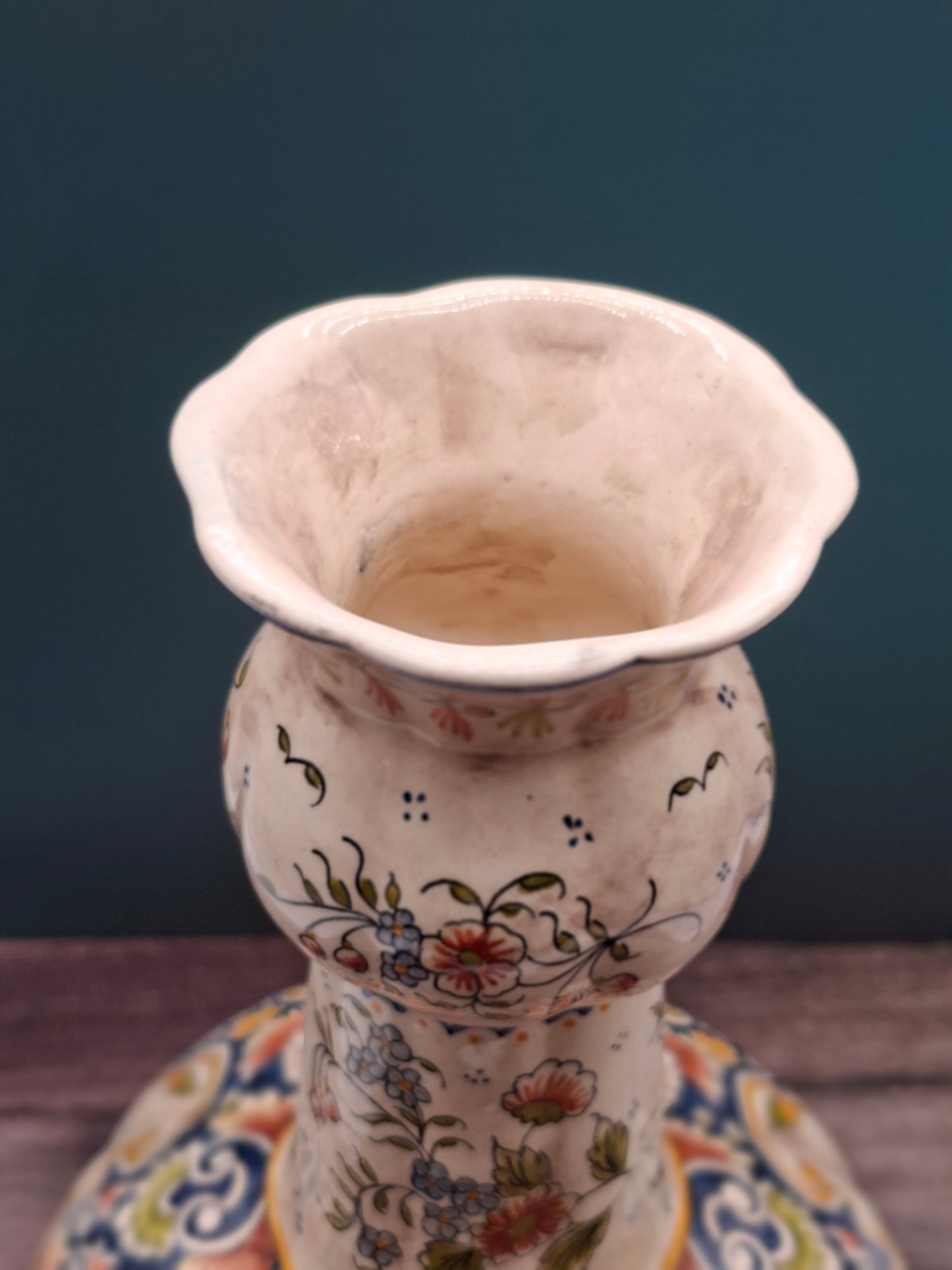 Vintage Vaas uit Rouen – Handgeschilderd Frans Meesterwerk